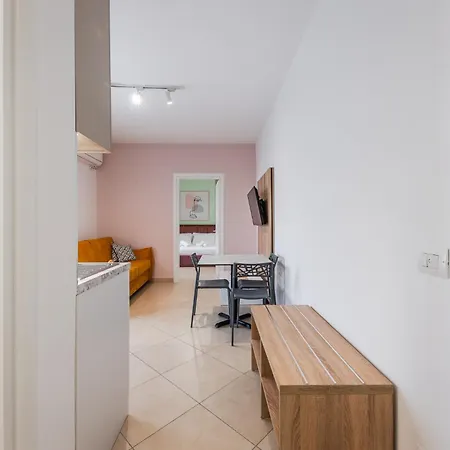 Apartments דירה *