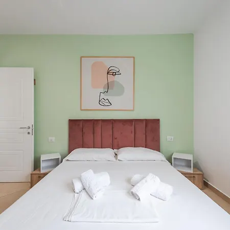 Apartments דירה *